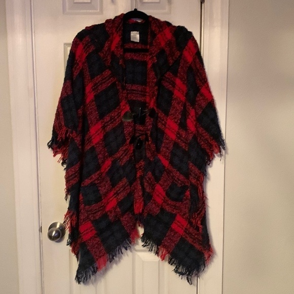 Black & Red Plaid Hooded Pancho/Wrap Size One Size - Picture 1 of 7